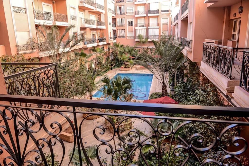 Schone Ferienwohnung: Poolblick und Terrasse nahe Majorelle Garden Marrakesh Exterior photo